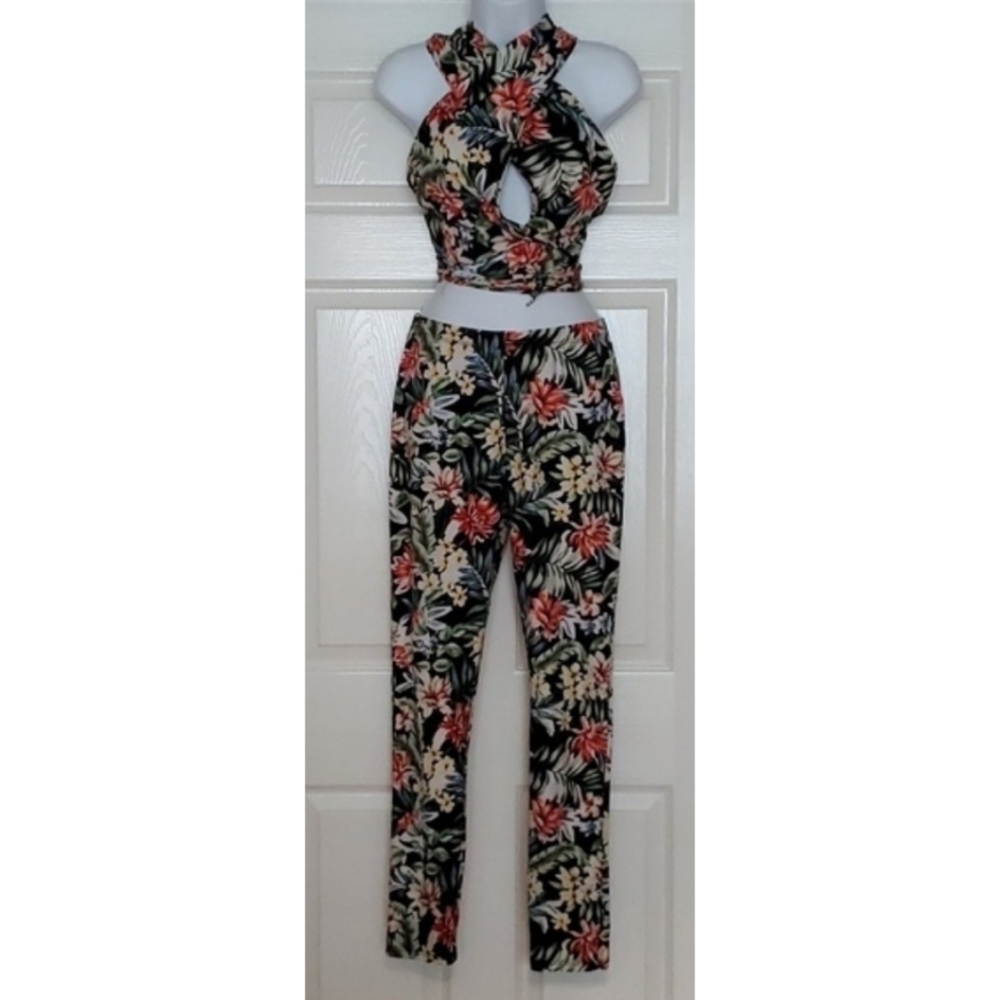 **2 piece tropical set pants and wrap top size large